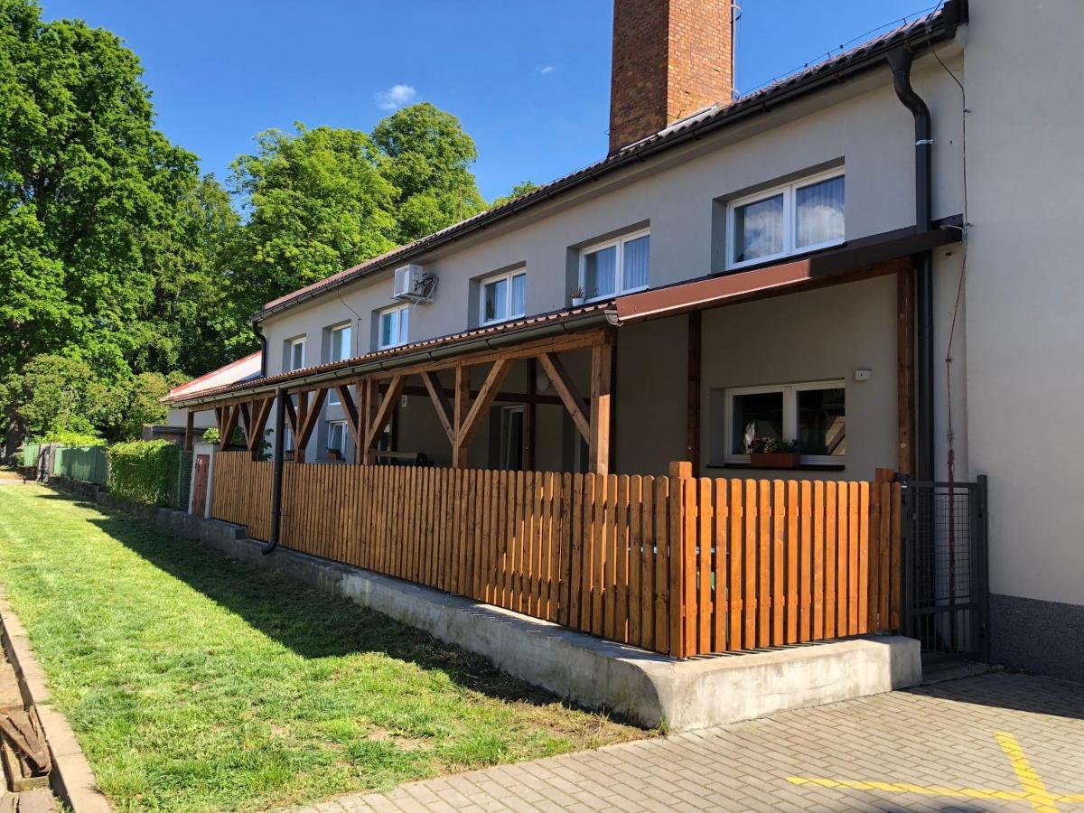 Ferienwohnung Apartman Železnice Exterior foto