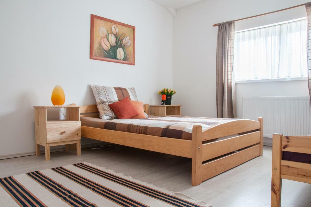 Ferienwohnung Apartman Železnice Exterior foto